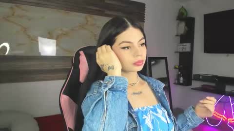 Snapshot of ken_and_bonnie chatting on 14, 12, 2025 ken_and_bonnie online show from 14, 12, 2025