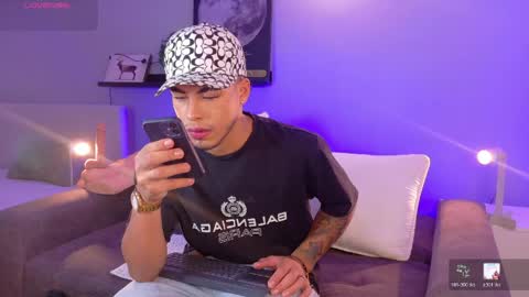   online show from 28, 4, 2026