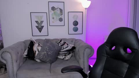 Kendall Jenner online show from 29, 1, 2025