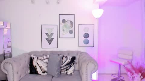 Kendall Jenner online show from 30, 1, 2025