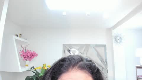 Kendall Jenner online show from 1, 2, 2025