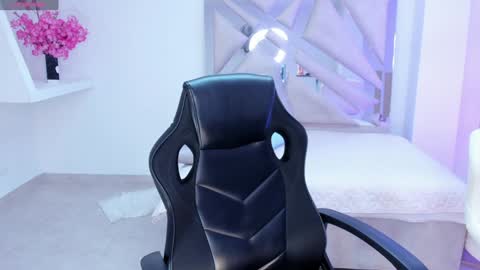 Kendall Jenner online show from 6, 2, 2025