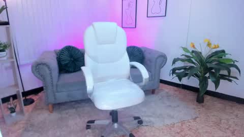 Kendall Jenner online show from 26, 2, 2025