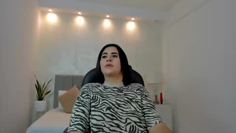 Snapshot of kendall_roous chatting on 14, 10, 2025 kendall_roous online show from 14, 10, 2025