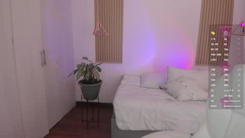 Kendall  online show from 23, 9, 2025