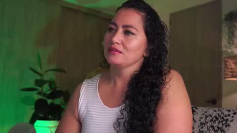 Snapshot of kendally_ chatting on 13, 11, 2025 kendally_ online show from 13, 11, 2025