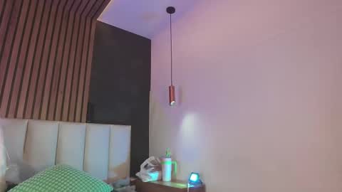   online show from 23, 11, 2025