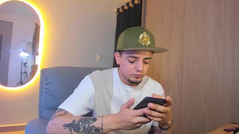 Snapshot of kendel_dimitri chatting on 20, 1, 2025 kendel_dimitri online show from 20, 1, 2025