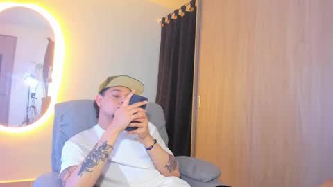 Snapshot of kendel_dimitri chatting on 20, 1, 2025 kendel_dimitri online show from 20, 1, 2025