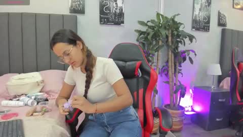 Kendra London online show from 24, 11, 2025