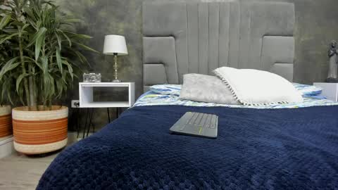 Snapshot of kendra_london chatting on 4, 4, 2026 Kendra London online show from 4, 4, 2026