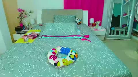 kendra_love31 online show from 13, 2, 2026