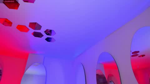  K E N D R A  online show from 18, 3, 2026