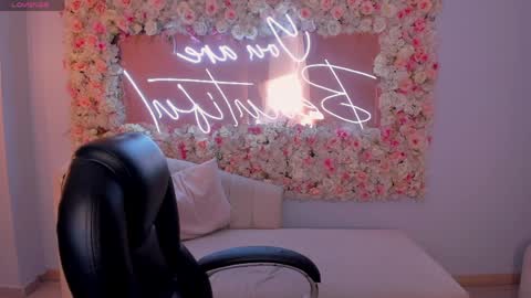  K E N D R A  online show from 2, 4, 2026