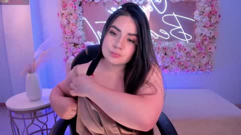  K E N D R A  online show from 3, 4, 2026