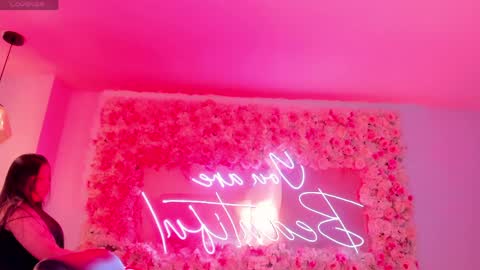  K E N D R A  online show from 4, 4, 2026