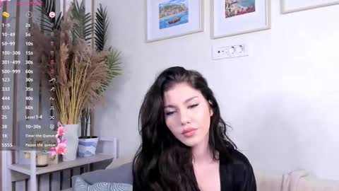 Kendra Kiss online show from 5, 10, 2025