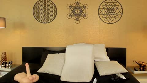 Snapshot of kendraleroy chatting on 7, 1, 2025 KENDRA online show from 7, 1, 2025