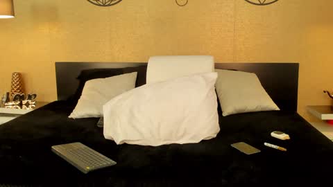 Snapshot of kendraleroy chatting on 26, 1, 2025 KENDRA online show from 26, 1, 2025