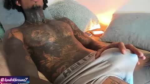 Snapshot of kendrik_brown chatting on 5, 2, 2026 kendrick brown online show from 5, 2, 2026