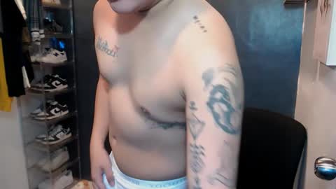 Snapshot of kenhotline911 chatting on 8, 1, 2025 ken online show from 8, 1, 2025