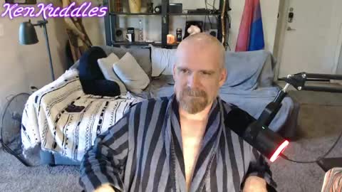 Snapshot of kenkuddles chatting on 19, 4, 2026 Ken Kuddles online show from 19, 4, 2026