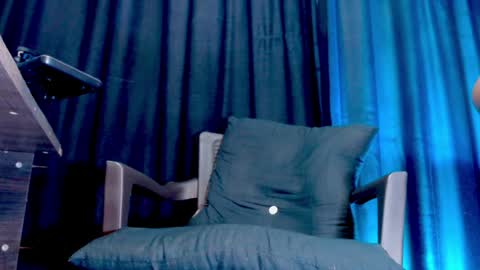 Kenlly online show from 3, 2, 2025