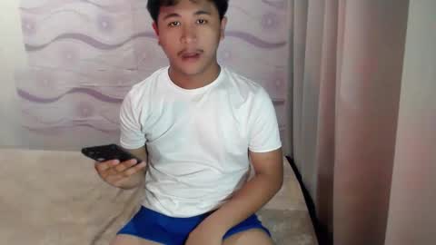 Snapshot of kenth_toyxxx chatting on 6, 5, 2026 kentoy online show from 6, 5, 2026