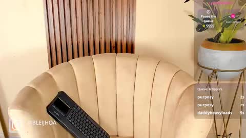Snapshot of kenykitty chatting on 17, 12, 2024 Keny Kitty Onlyfans Kenayfoxx online show from 17, 12, 2024