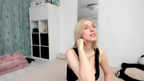 Kenzie online show from 16, 4, 2026