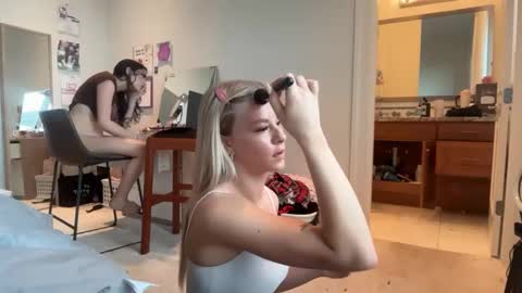 kenziesmithh online show from 13, 1, 2026