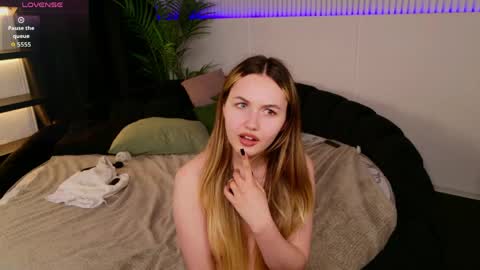 Snapshot of kerry_mell chatting on 19, 4, 2026 kerry_mell online show from 19, 4, 2026