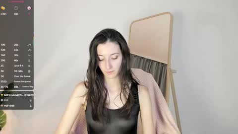 Snapshot of kettybelly chatting on 22, 10, 2025 kettyIm a simple girl who likes gifts Lovense is activeThere are legends that in this room all your wish can come true online show from 22, 10, 2025