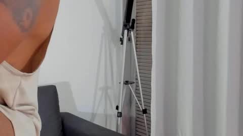 Snapshot of kevin_lance chatting on 22, 12, 2025 Kevin Lance online show from 22, 12, 2025