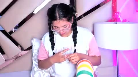 Keyla noa online show from 25, 4, 2026