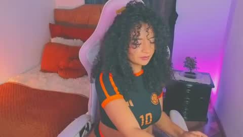 Snapshot of keyla_roberts_ chatting on 12, 6, 2026 Adhara. Help me reach 100 likes online show from 12, 6, 2026