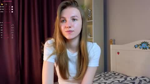 Hi Im Mary Glad to see you in my room  PVT is open online show from 22, 2, 2025