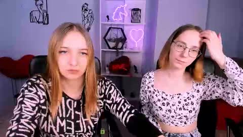 Snapshot of keylas_moan chatting on 18, 12, 2025 Keylas online show from 18, 12, 2025