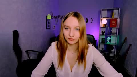 Snapshot of keylas_moan chatting on 19, 12, 2025 Keylas online show from 19, 12, 2025