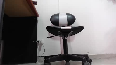     online show from 5, 11, 2025