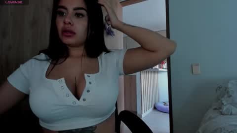 Snapshot of keyn_laurent_ chatting on 17, 11, 2025 Laura online show from 17, 11, 2025