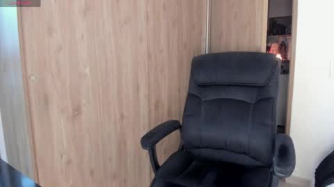 Laura online show from 6, 4, 2026