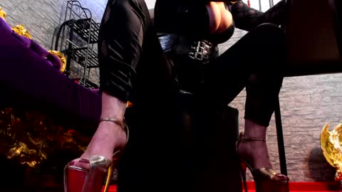 Khaleesi online show from 4, 2, 2025