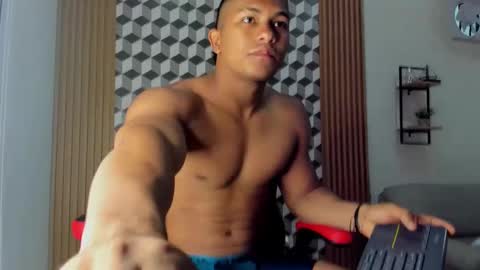 Snapshot of khen_west1 chatting on 2, 3, 2025 khen_west1 online show from 2, 3, 2025