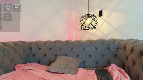 khloejohnson online show from 24, 9, 2025