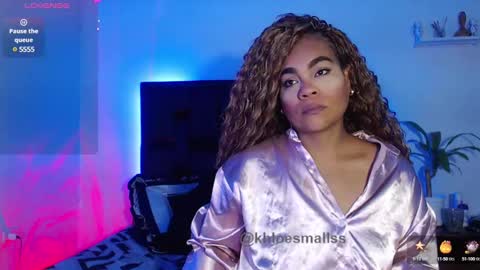 Snapshot of khloesmalls chatting on 2, 1, 2025 online show from 2, 1, 2025