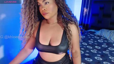 Snapshot of khloesmalls chatting on 22, 9, 2025 online show from 22, 9, 2025