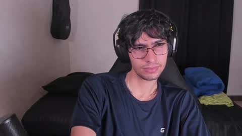 Snapshot of khozler_ chatting on 24, 9, 2025 khozler_ online show from 24, 9, 2025