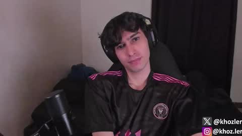 Snapshot of khozler_ chatting on 19, 10, 2025 khozler_ online show from 19, 10, 2025