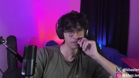 Snapshot of khozler_ chatting on 12, 11, 2025 khozler_ online show from 12, 11, 2025